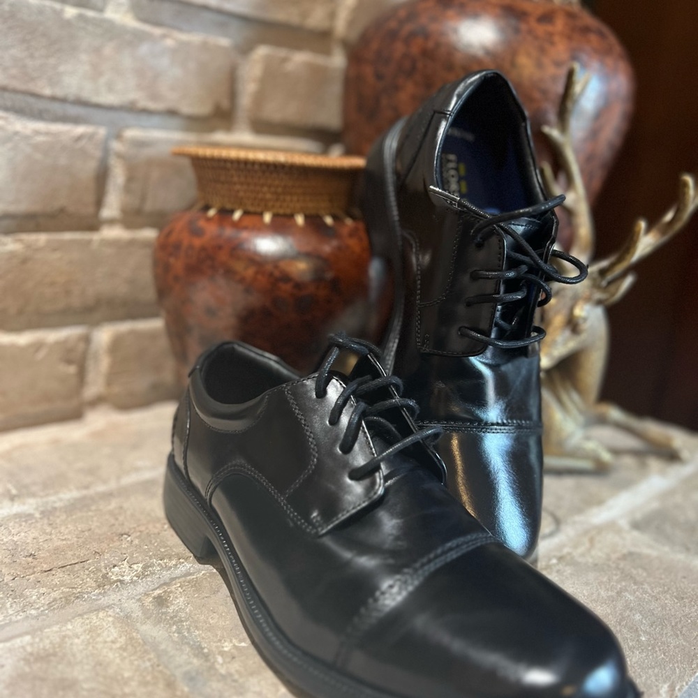 NWOB-Mens Florsheim Freedom Cap Oxford. 9.5D